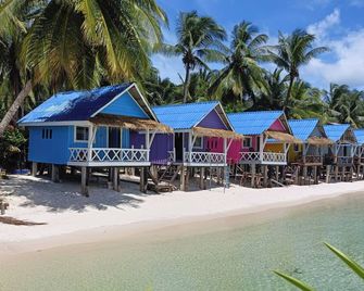 Paradiso Ocean front Bungalows - Koh Kong Island