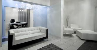 Atmosphere Suite Hotel - Rimini - Living room