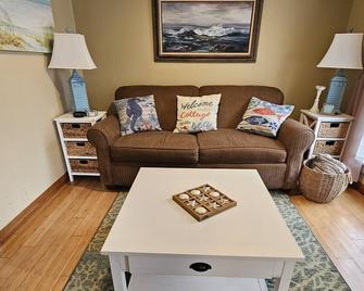Enchanted Cottages - Seaview - Living room