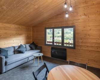 Chalet du Faubourg & Jacuzzi, proximité Gerardmer & La Bresse - Rochesson - Salon