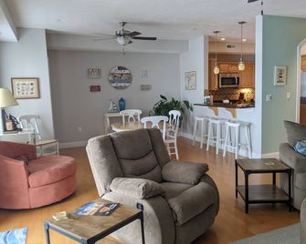 Lake Erie-Sistible Condo - Geneva - Sala de estar