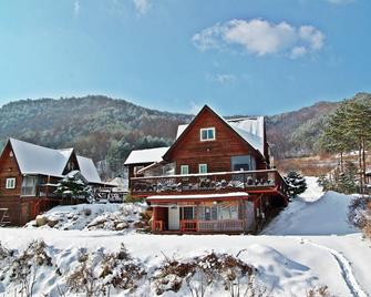 Liun Mountain Lodge - Pyeongchang - Building