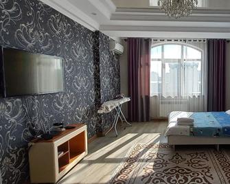 Kozhomkul apartment in the center of Bishkek - Bishkek - Bedroom