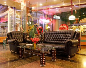 Business Hotel Tomang - ג'קרטה - לובי