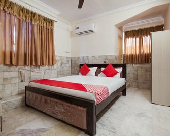 OYO 22907 Hotel Holiday - Secunderabad - Ložnice