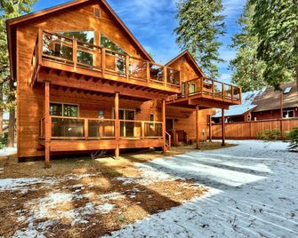 Luxury Lake Tahoe family hot tub gameroom - South Lake Tahoe - Edificio
