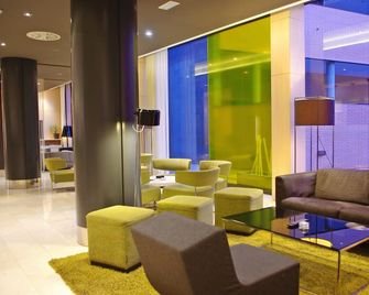 DoubleTree by Hilton Girona - Girona - Lounge