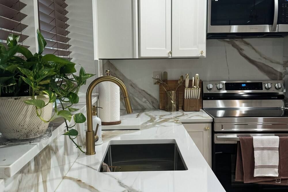 B’more local. 3-bedroom house in charming Baltimore - Baltimore - Kitchen