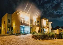 Mountain View Hotel & Apartment - Kigali - Building