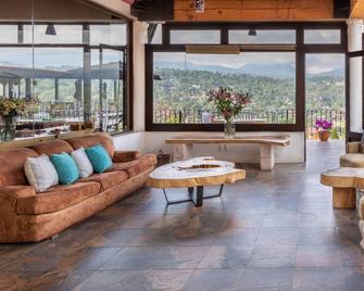 Hotel Santa Rosa - Valle de Bravo - Lobby
