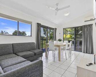 Ingenia Holidays Hervey Bay - Torquay - Living room