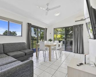 Ingenia Holidays Hervey Bay - Torquay - Living room