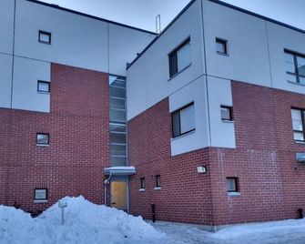 Cosy two rooms apartment in Helsinki with free parking - Helsinki - Edificio