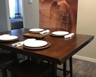 The Blue Willow New - Page - Yemek odası