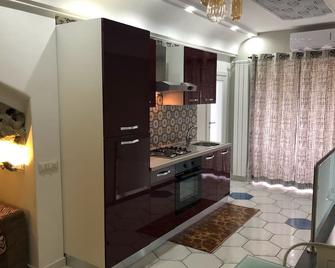 New Studio Apartment In The Vicinity Of The Aragonese Castle, Pets Ok - Ischia - Kuchnia