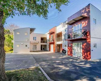 City Centre Motel - כרייסטצ'רץ' - בניין