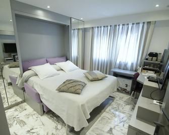 B&b Le France Nice Centre - Nice - Bedroom