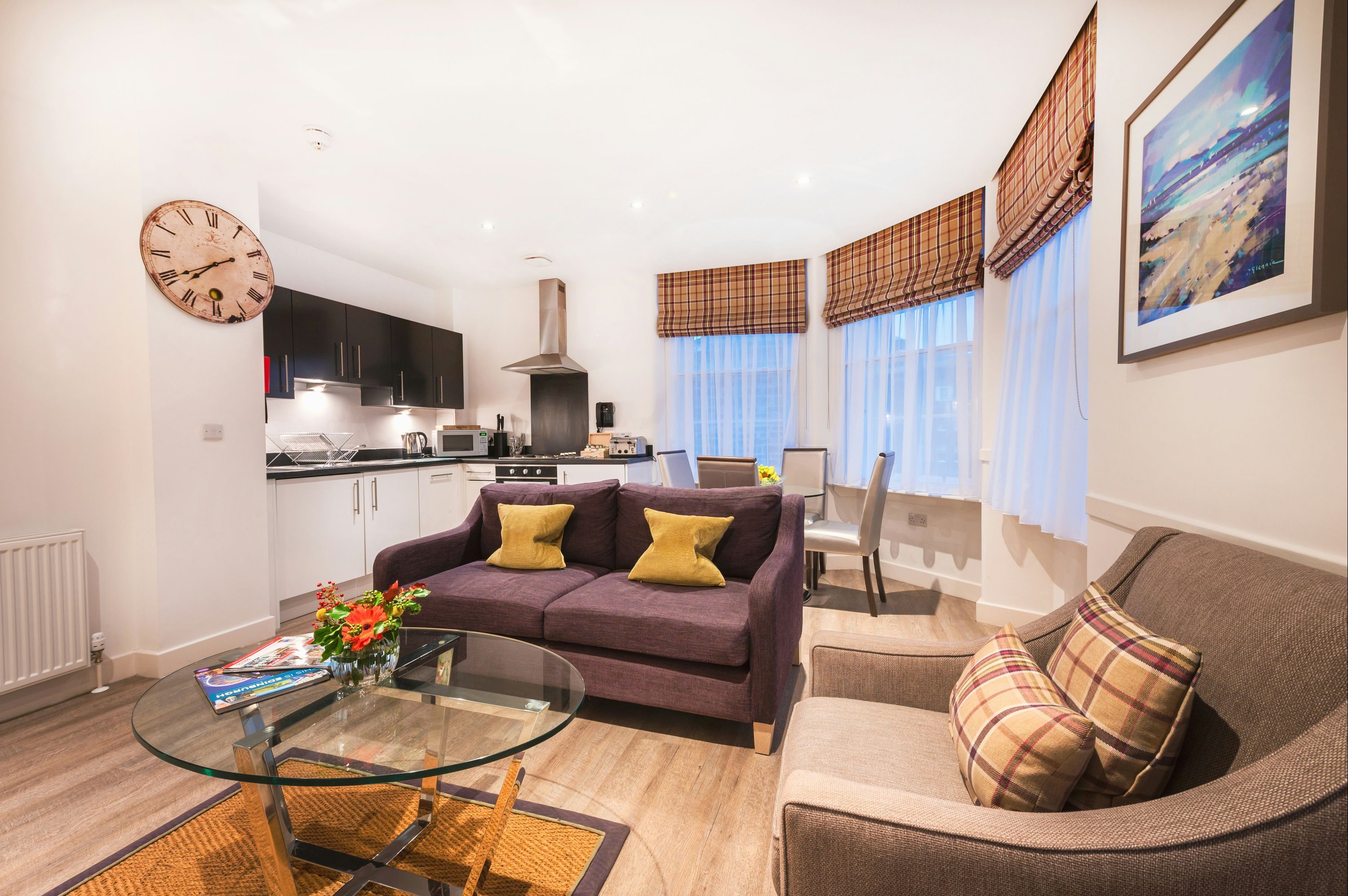 Braid Apartments by Mansley - Единбург - Вітальня