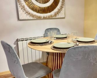Snö Apartamentos Escarrilla - Escarrilla - Comedor