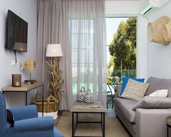 Elenis Philoxenia - Ρόδος - Σαλόνι