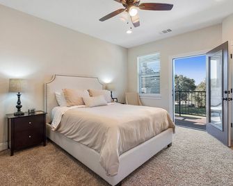 New Lake Travis Home on Golf Course w/Golf Cart - Lakeway - Bedroom