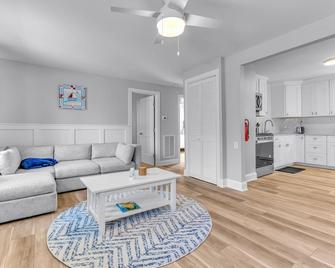 Renovated | Beach | Games | Great Location - Cape May Court House - Sala de estar