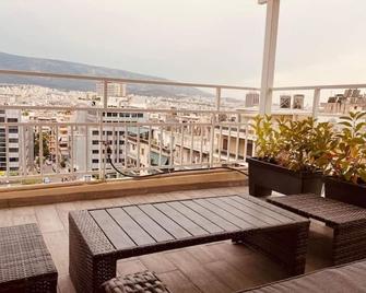 Athens Tiny rooftop by Super Host Hub - Athen