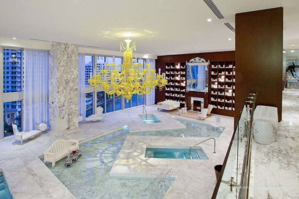 Luxury Ocean View 2BR Corner Unit at W residence - Miami