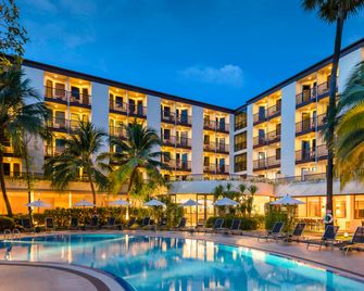 Ibis Phuket Patong (Sha Plus+) - Patong - Building