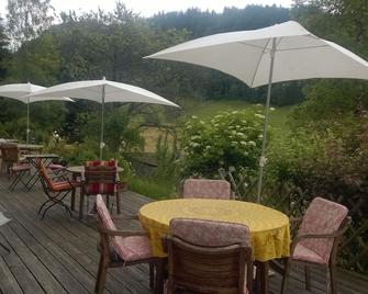 Ferme Comptoise 17th century - Chatelblanc - Patio