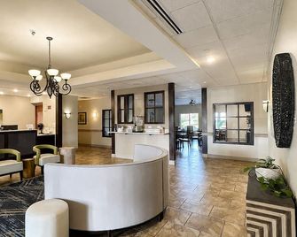 La Quinta Inn & Suites by Wyndham Biloxi - בילוקסי - לובי