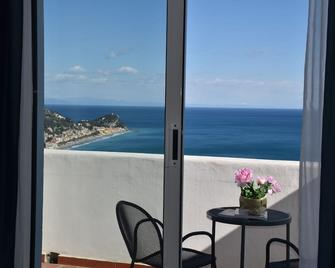 Hotel La Gioiosa - Finale Ligure - Balcón