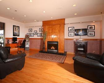 Mount Peyton Resort And Conference Centre - Grand Falls-Windsor - Living room