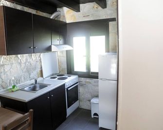 Plagia apartments and studios for summer vacation - Nea Plagia - Kitchen