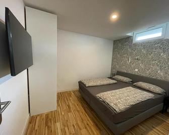 Bungalow am Donaupark - Ratyzbona - Sypialnia