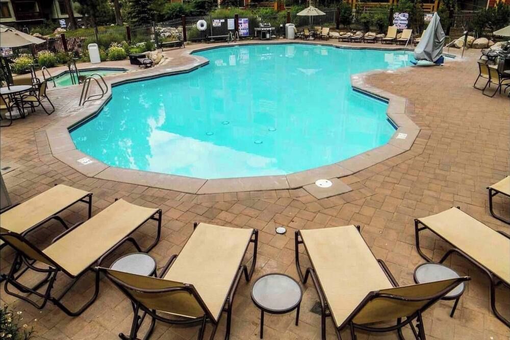 Location! Prime Heart of Village- Walk to Gondola - Mammoth Lakes - Piscine