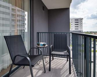 Hidden Gem |Ace location|Luxury complex|Green Area - Oradea - Balcony