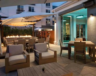 Aloft Mountain View - Mountain View - Innenhof