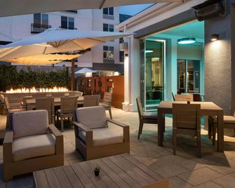 Aloft by Marriott Mountain View - Mountain View - Innenhof