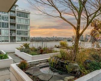 2 bed+2 bath Downtown Vancouver luxury Apt. - Vancouver - Balcón