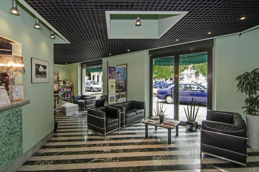 Hotel Rex - לוקה - לובי