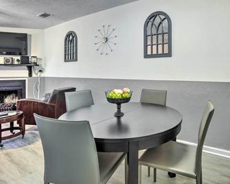 Pet-friendly Bryan Escape ~ 2 Mi to Texas A & M - Bryan - Dining room