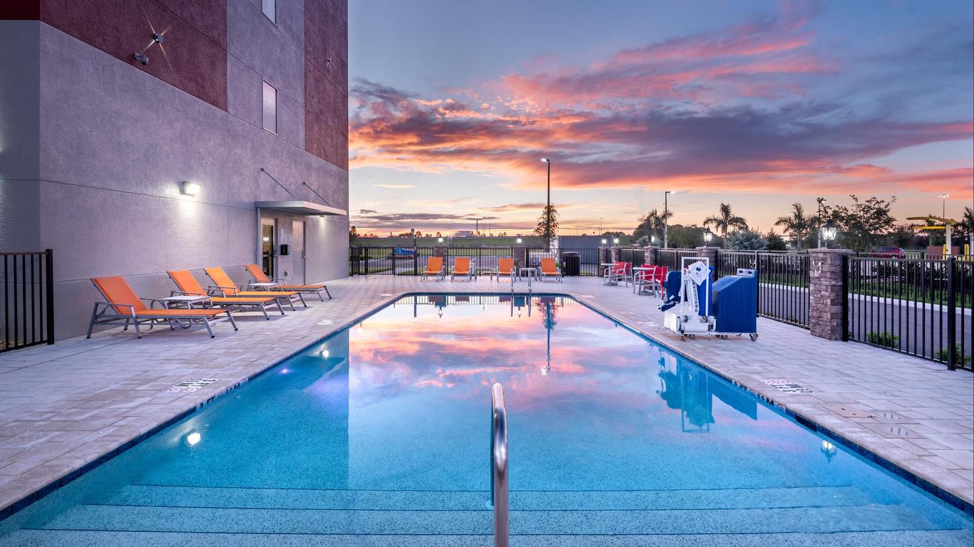 Holiday Inn Express & Suites Punta Gorda By IHG