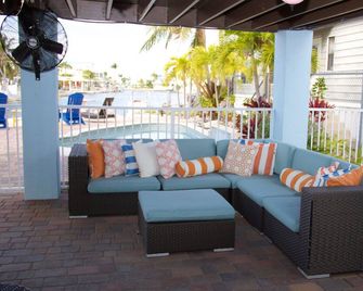 Luxurious Tropical Pool Home On The Water - 5 Stars! - Key Largo - Innenhof