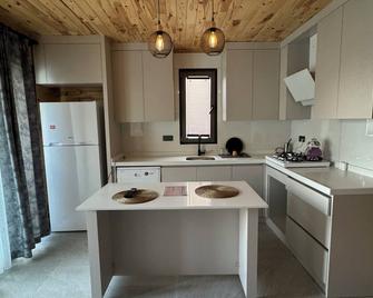 Karaöz Ada Bungalows & Villa - Adrasan - Küche