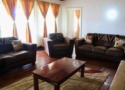 Lovely 4 bed in Mutare - 2178 - Mutare - Living room