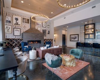 Sable 604 - One Bedroom - Minneapolis - Salon