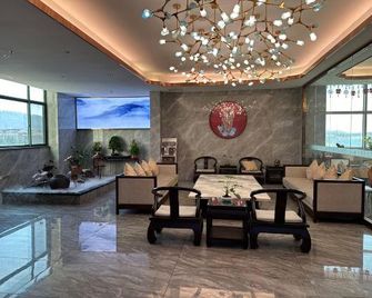 青岛润春来宾馆 - 青島 - 大廳