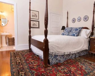 The Guest House At Gulfport Landing - Gulfport - Bedroom