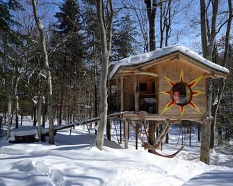 The Sol -Chimo Refuge Treehouse Resort - - Saint-Sauveur - Edificio